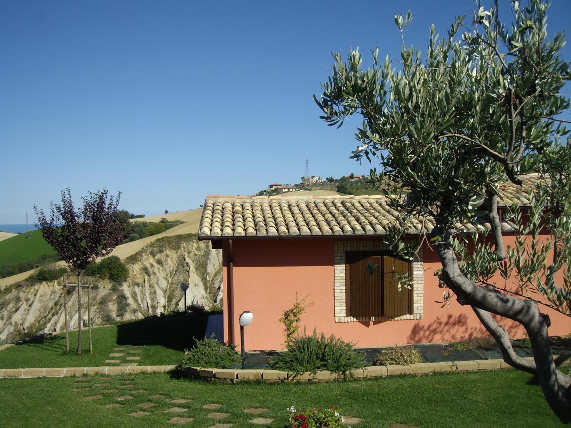 Agriturismo Il Borgo Degli Ulivi Roseto Degli Abruzzi Εξωτερικό φωτογραφία