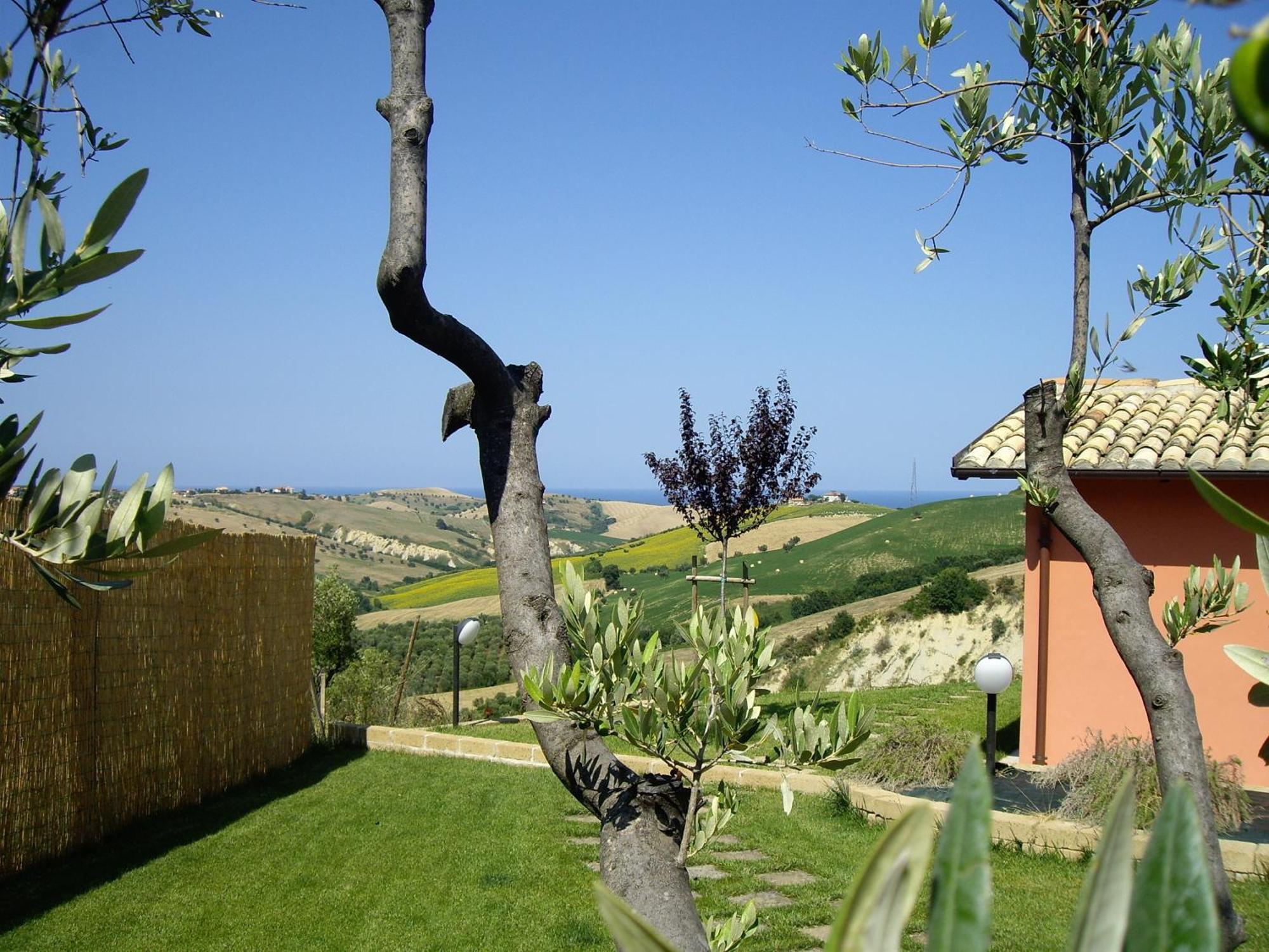 Agriturismo Il Borgo Degli Ulivi Roseto Degli Abruzzi Εξωτερικό φωτογραφία