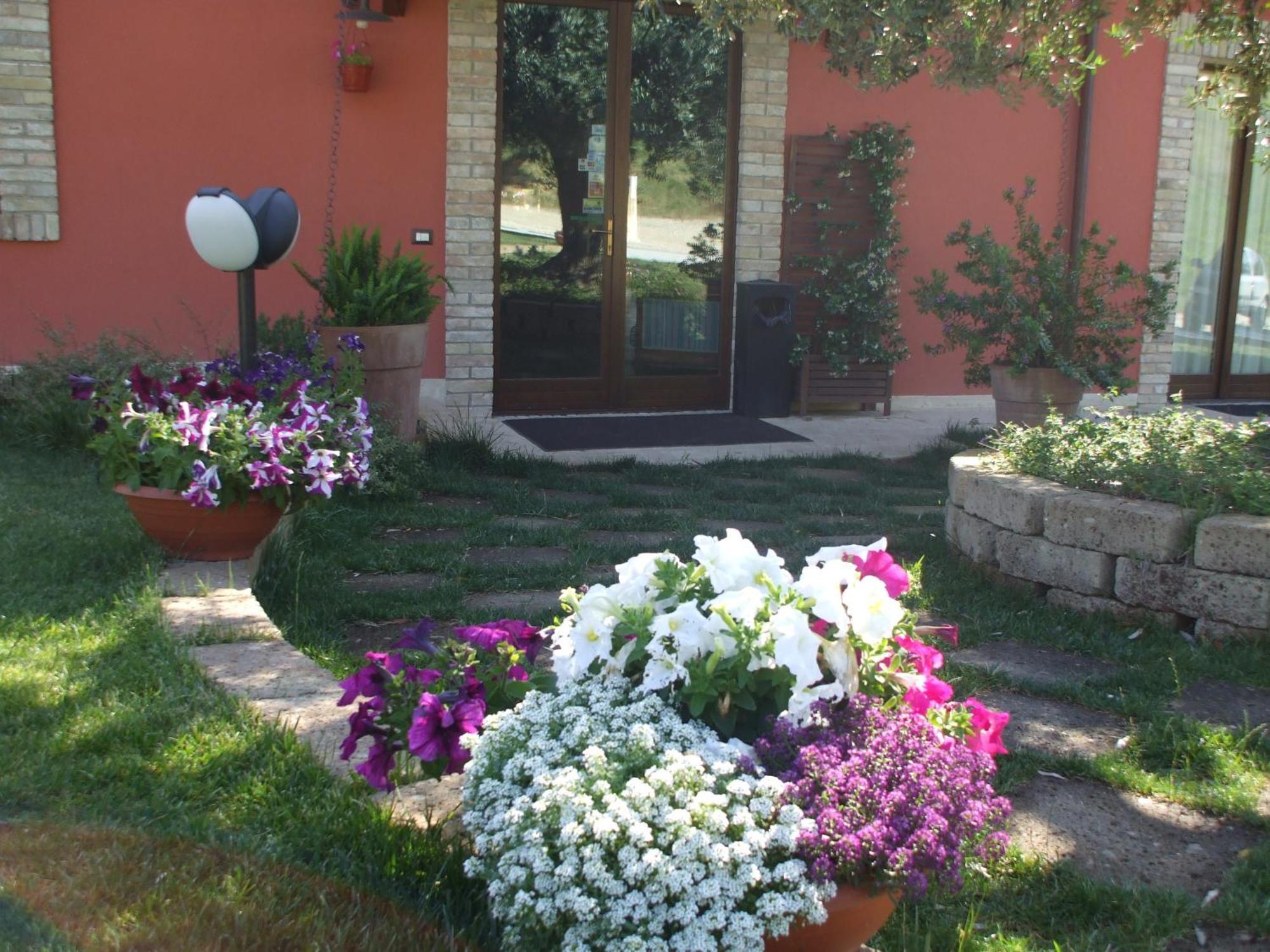 Agriturismo Il Borgo Degli Ulivi Roseto Degli Abruzzi Εξωτερικό φωτογραφία